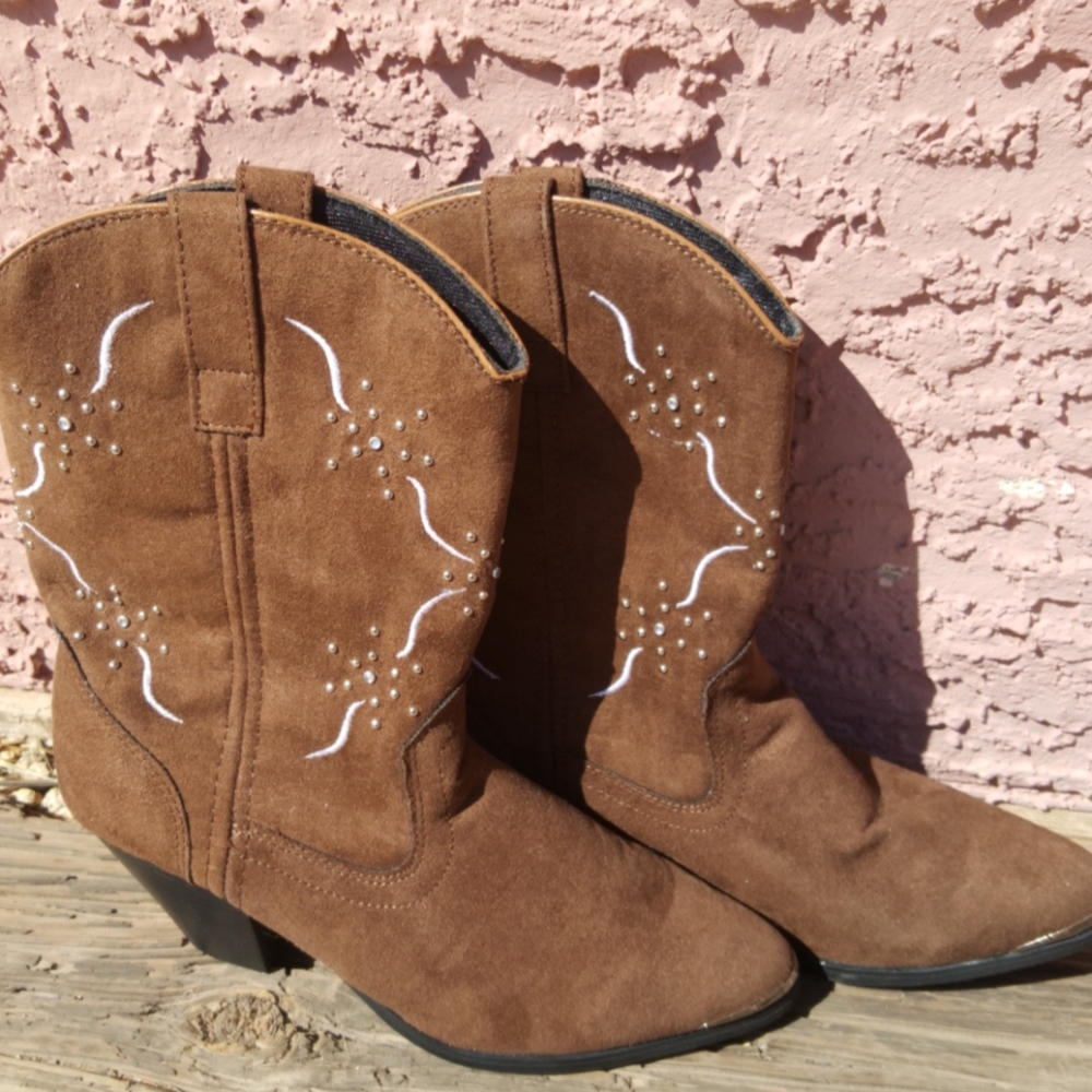 Dingo Brown Soft Boots 8.5 New